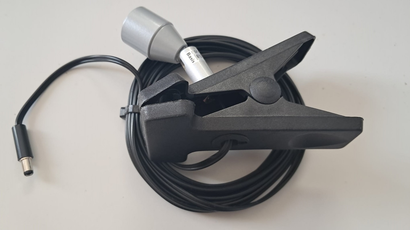 Surplus Stock - BASIS 12V CLI-ON LIGHT (Loc. C1)