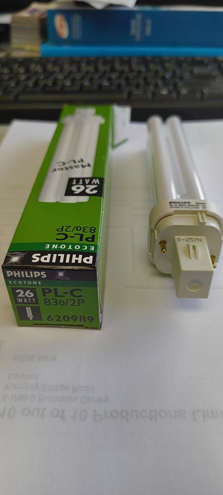 Surplus - Phillips Master PL-C 26W 830/2P G24D-3 (Loc. BOX 7)